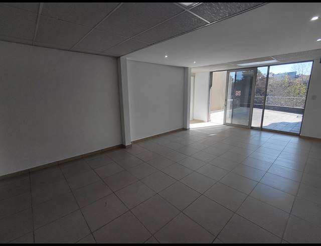 5,600M² OFFICE TO LET IN VORNA VALLEY